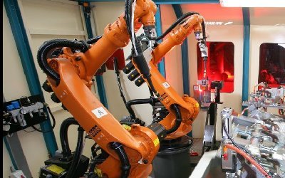 如何挑選滿足需求的工業焊接機器人?